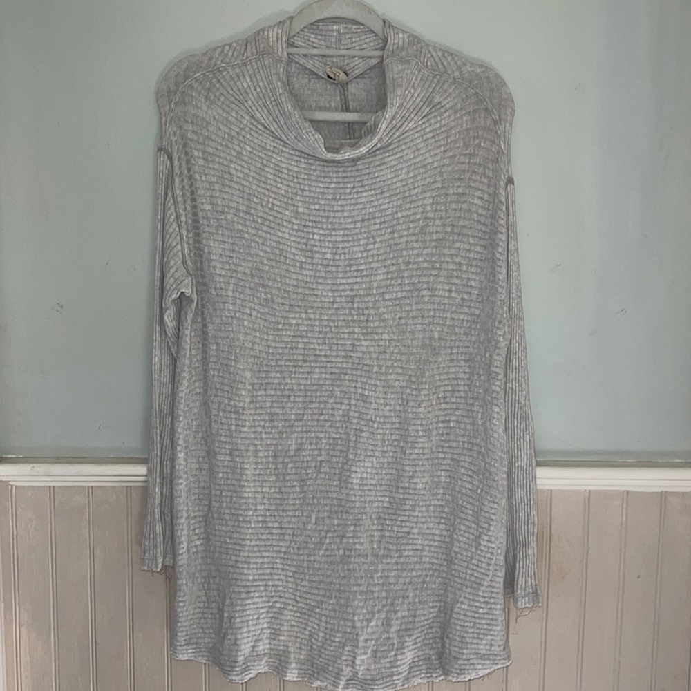 WE THE FREE ⭐️ ribbed cutout back cowl neck long sleeve top